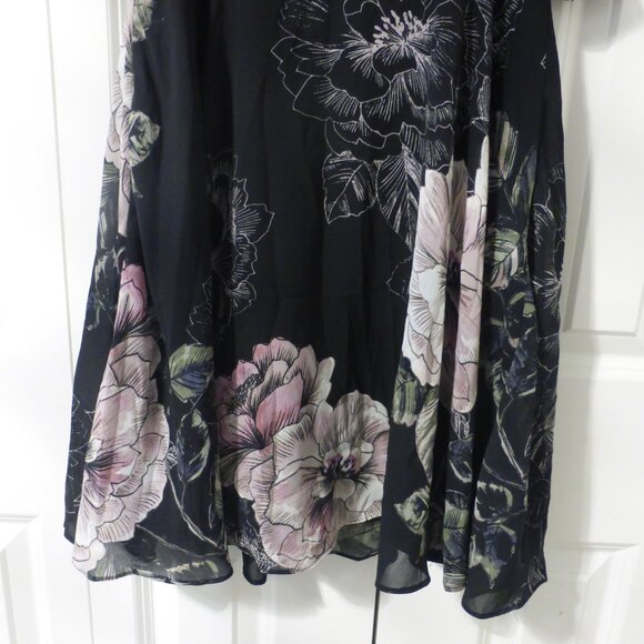 NWT LE CHATEAU black & pink floral flutter sleeve dress - Picture 8 of 15